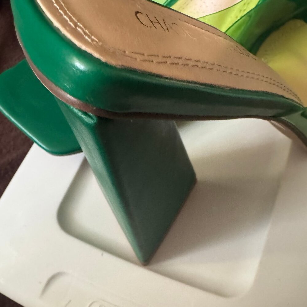 Classy Chase & Chloe slip ons